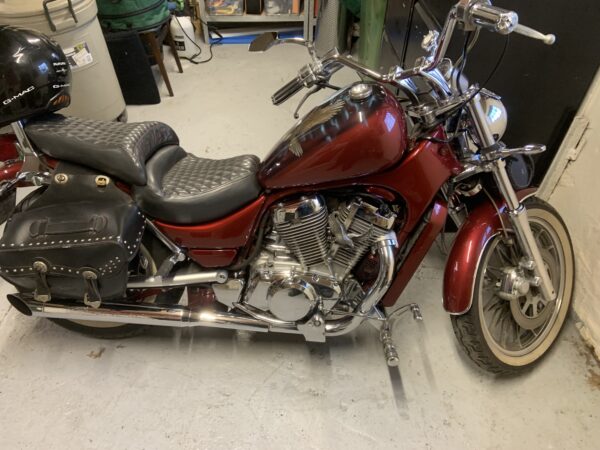 Suzuki Intruder VS 700 Årgang 1986